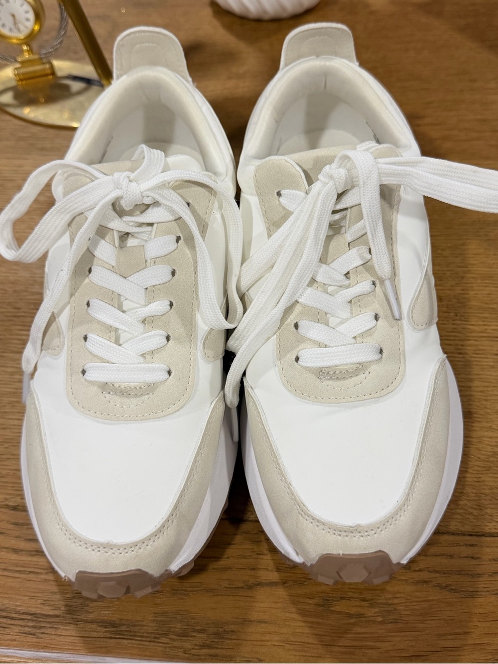 Dolce Vita Ivory & Beige Retro Sneakers Women’s Size 6.5
